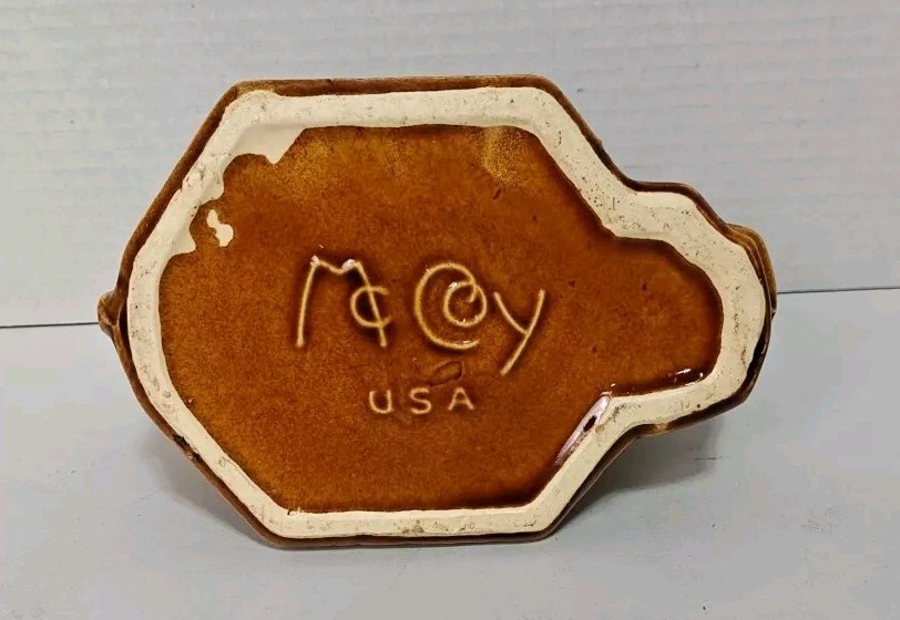 1950's McCoy Pottery Wishing Well planter, Missing Bucket Handle