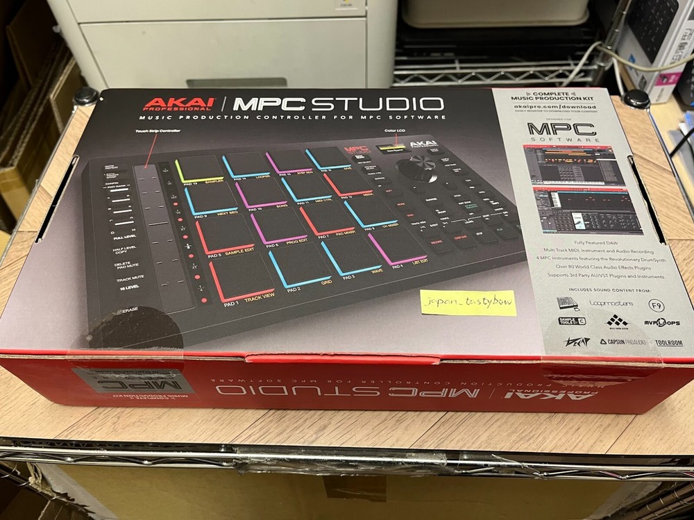 AKAI Professional MPC Studio Midi Music Production Controller with MPC2 Software