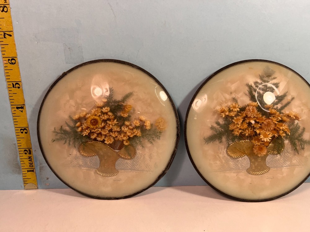 Antique Round Bubble Framed w/Flowers in Sash Embossed Finish