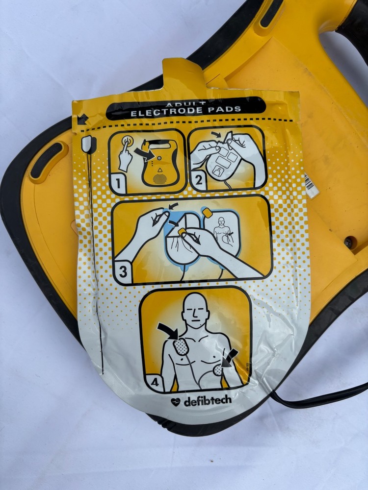Defibtech Reviver AED w/ Elecctrode Pad - WORKING