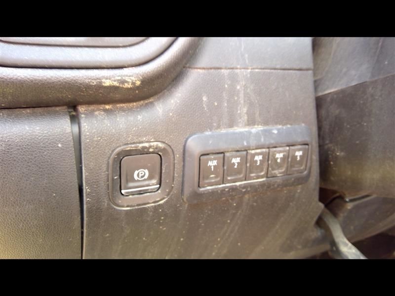 20 SILVERADO Fuse Box Cabin