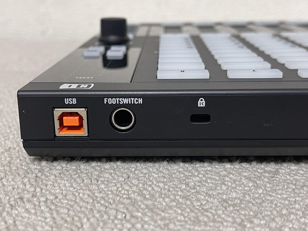 Native Instruments Maschine Jam Controller Production Performance System w/Box