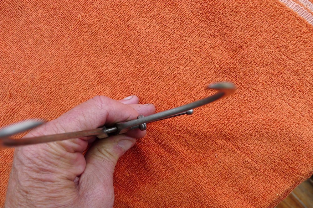 VTG STARRETT OUTSIDE CALIPERS, FLAT LEG, QUICK NUT, ALTERED