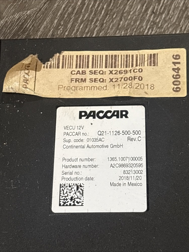 PETERBILT CAB CONTROL MODULETHIS PART IS PROGRAMMAB Q21-1126-500-500 Broken