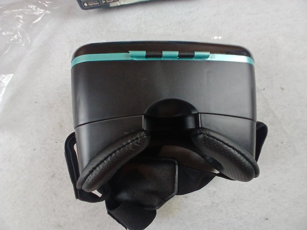 ARCADIA Virtual Reality 360 Head Set Use with Smart Phones