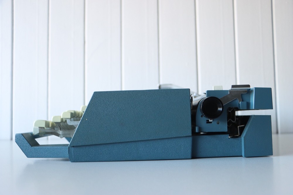 MARK 1 Series Blue Portable Typewriter - Like NEW!