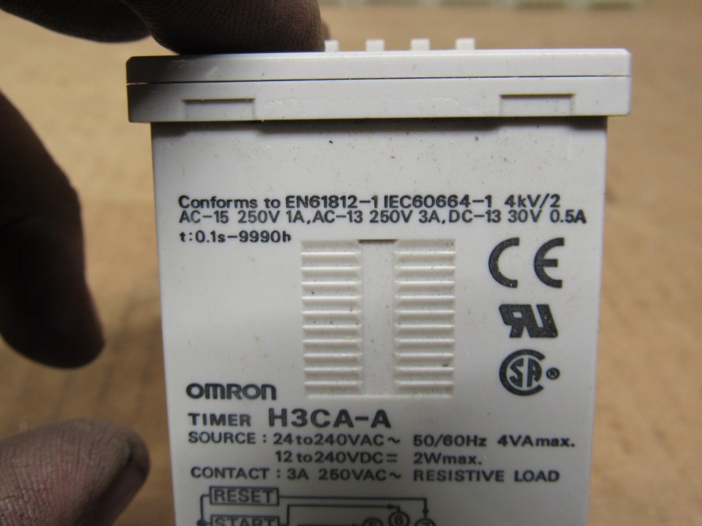 Omron H3CA-A Timer 24-240V AC/VDC