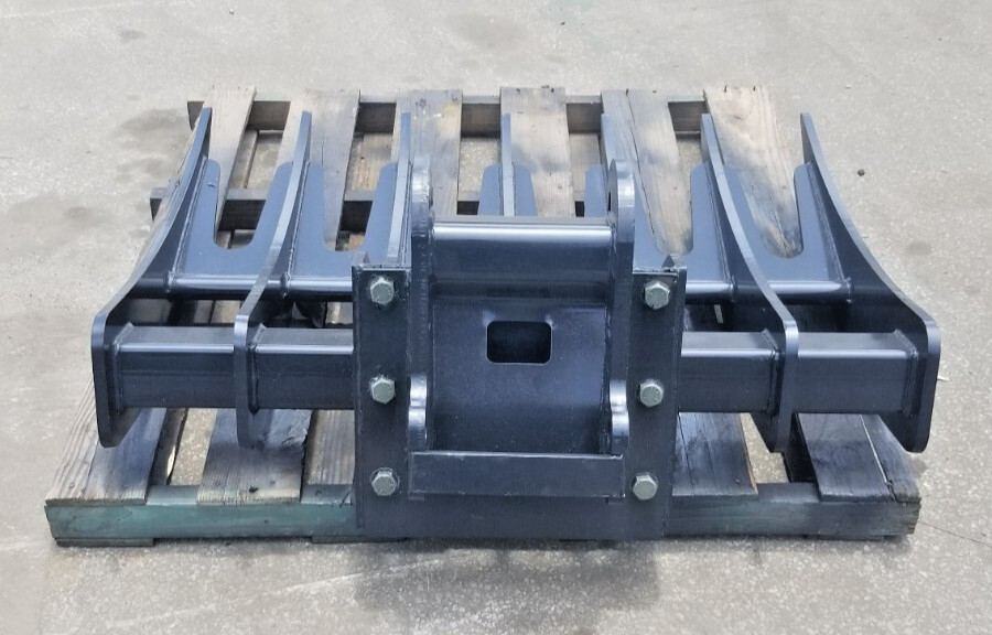 BOBCAT EXCAVATOR WITH X-CHANGE HOOK UP 48" ROOT RAKE
