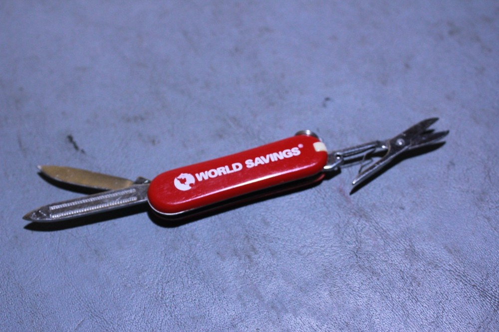 World Savings Edition Pocket Knife