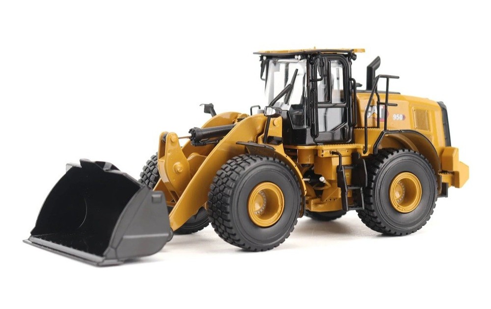 1:50 Diecast Masters Caterpillar 950 Medium Wheel
