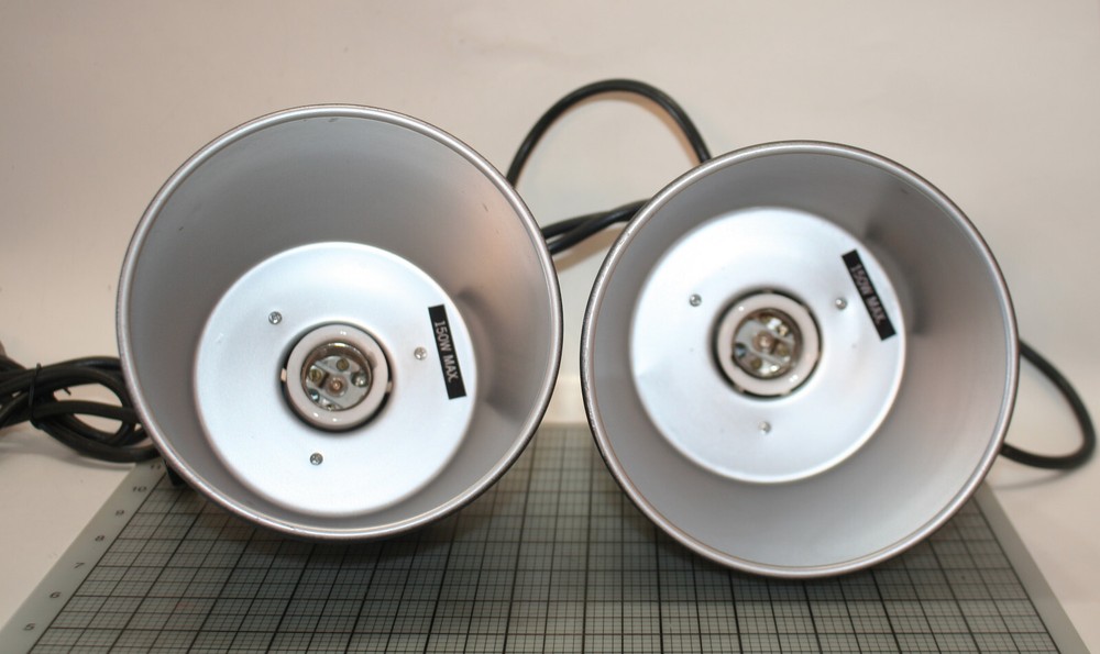 POLAROID MP 4 LAND CAMERA LAMP LIGHT MODEL 4422 *