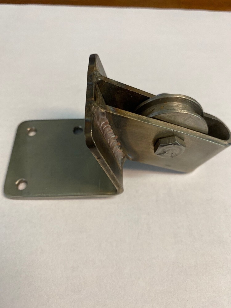 Stainless Mount And Block Centerboard Wire?