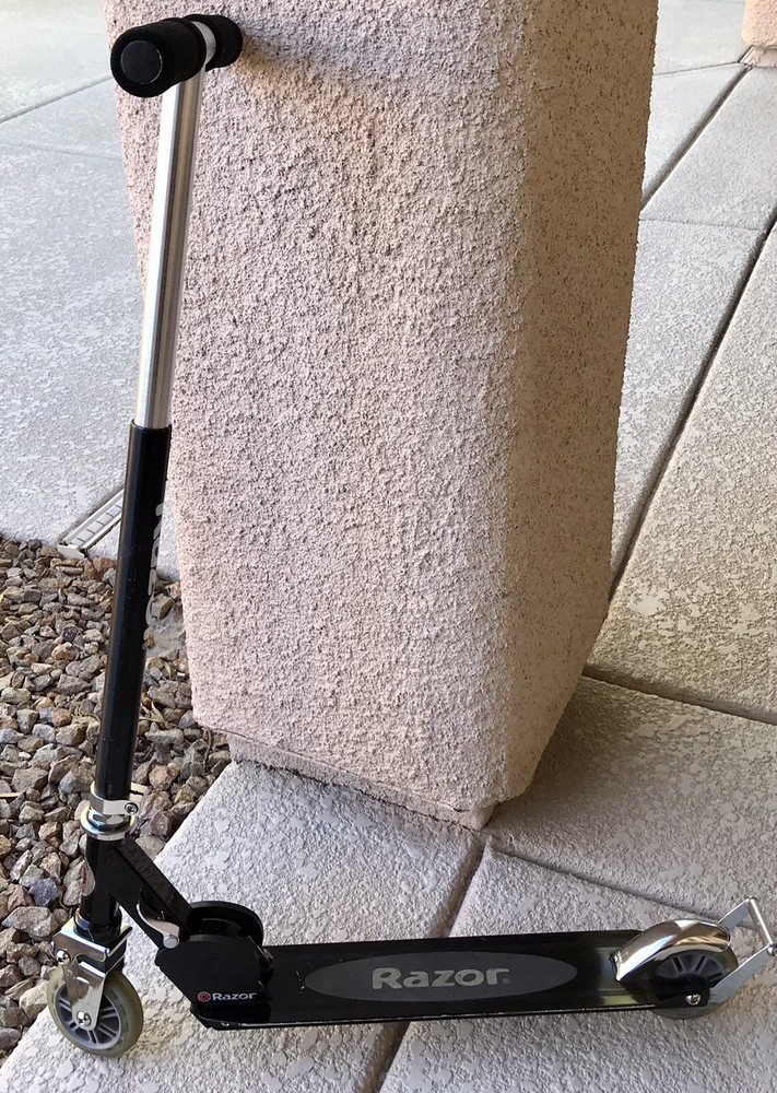Razor A2 Elite Kick Scooter for Kids/LIGHTWEIGHT/FOLDABLE/ADJUSTABLE