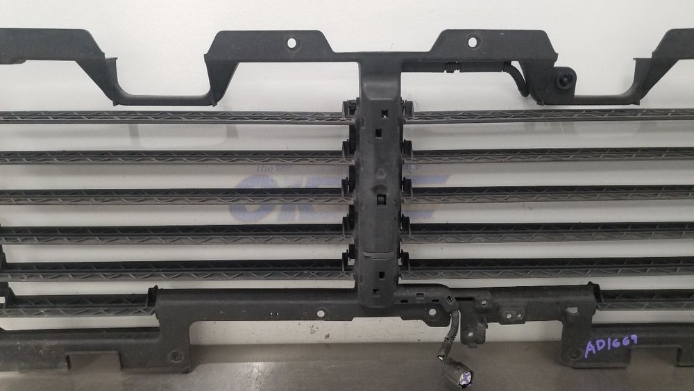 18 GMC YUKON 5.3L AIR SHUTTER