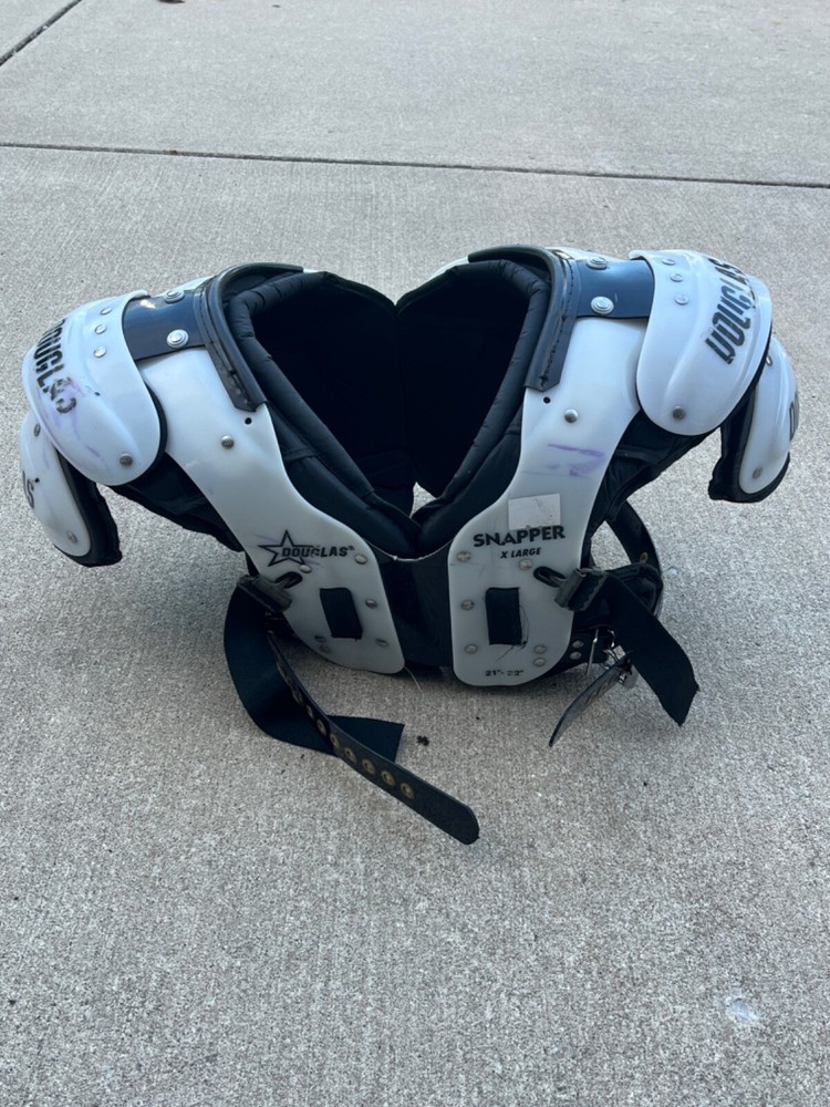 Douglas shoulder pads for long snappers size XL