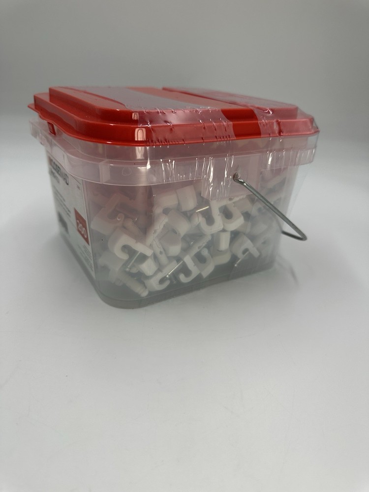 Propack Pre-Loaded Wall Clips (200-Piece) Closet Maid