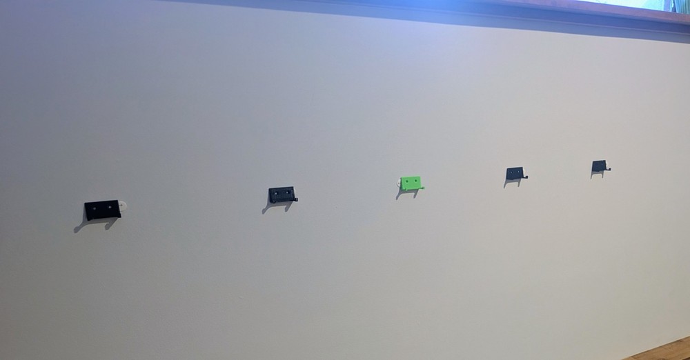 Comic Book Wall Mount - 3D Printed ,Easy Hang, Minimalist