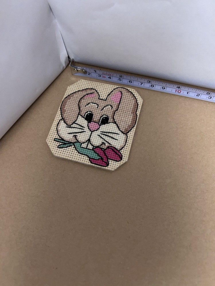 VTG yarn+plastic canvas handmade/stitched square bunny rabbit magnet