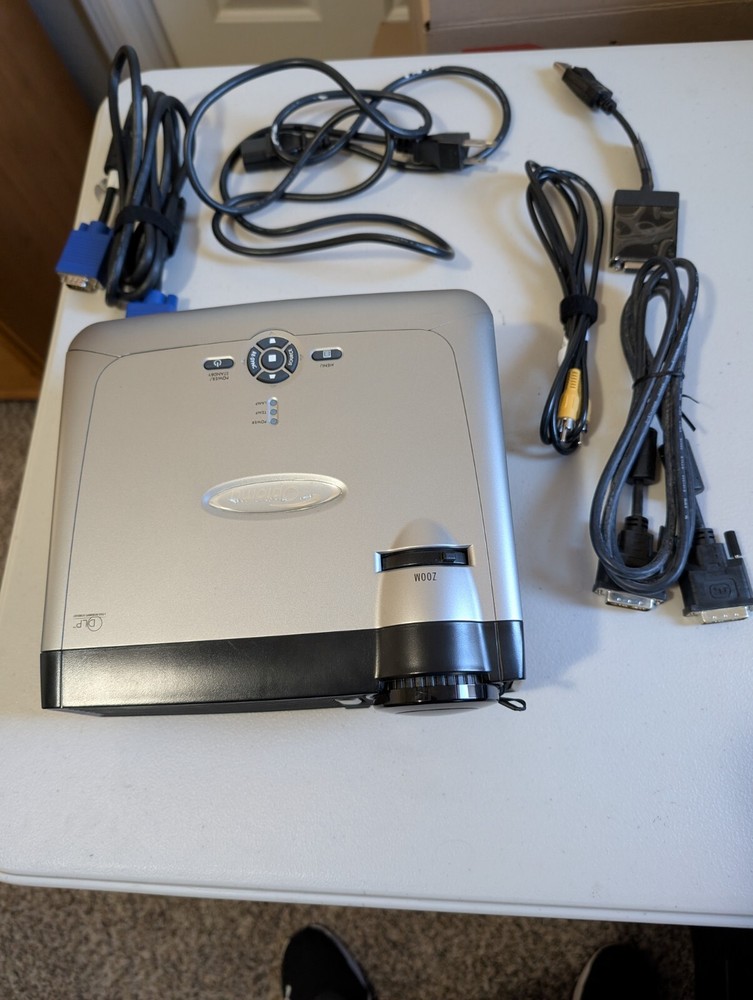 Optoma DX605R DLP Portable Projector