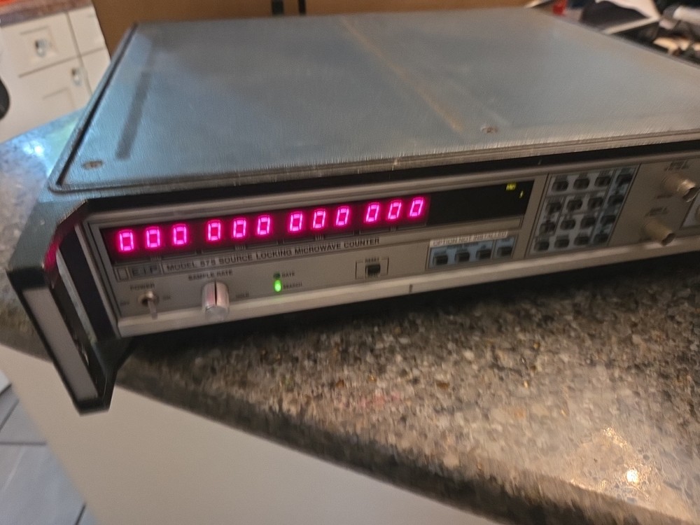 575 Source Locking Microwave Counter