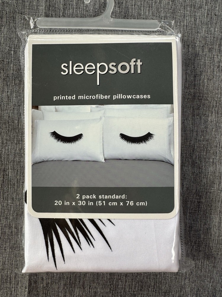 Pillowcase Dorm Room Decor Romantic Eyelashes Microfiber Closed Eyes 2 Pack NEW