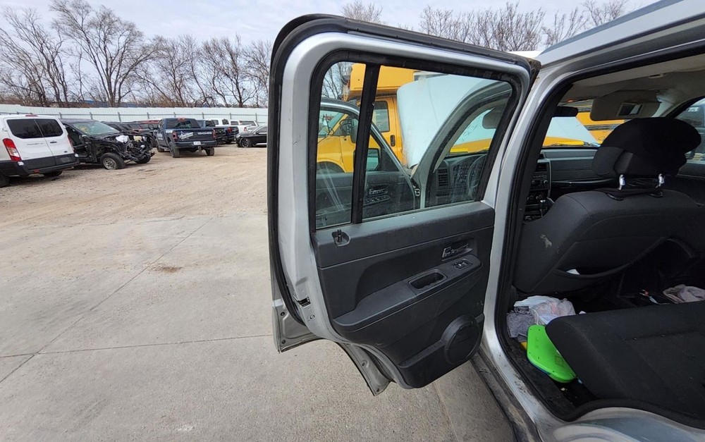 Jeep Liberty 2008-2012 Left Quarter Panel Used 4684
