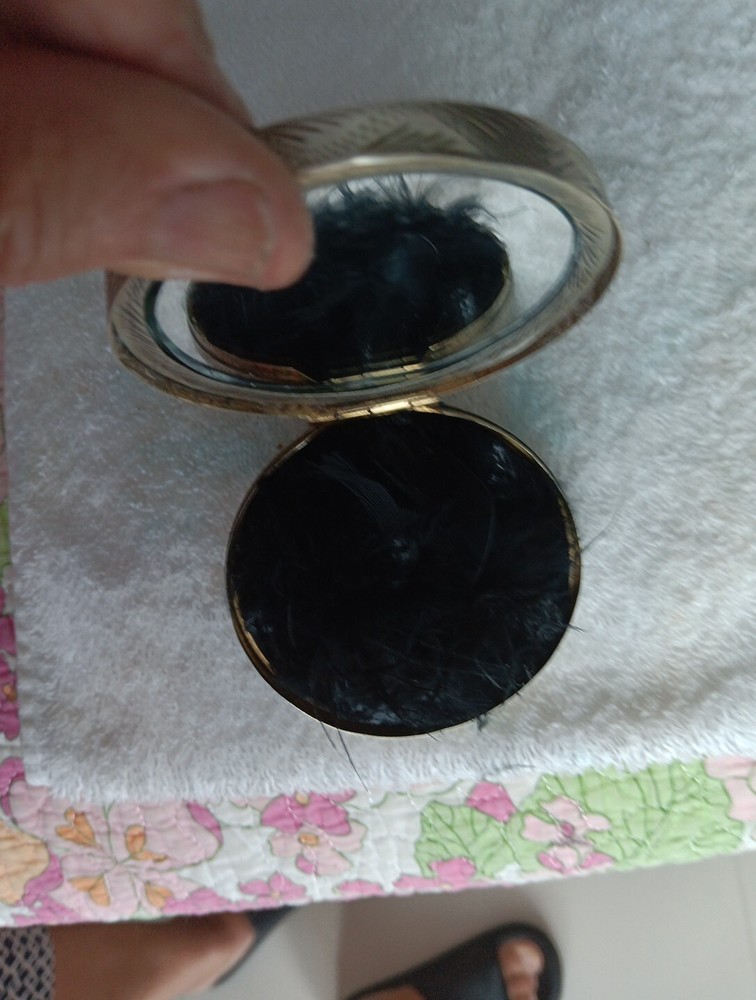Italian Compact Vintage Handmade Paint 800 ENEMEL Beutifull