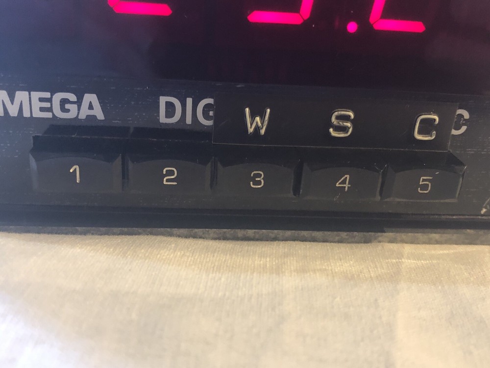 Omega Digicator 412B-THC Celcius Temprature Indicator - Used, Tested for Power