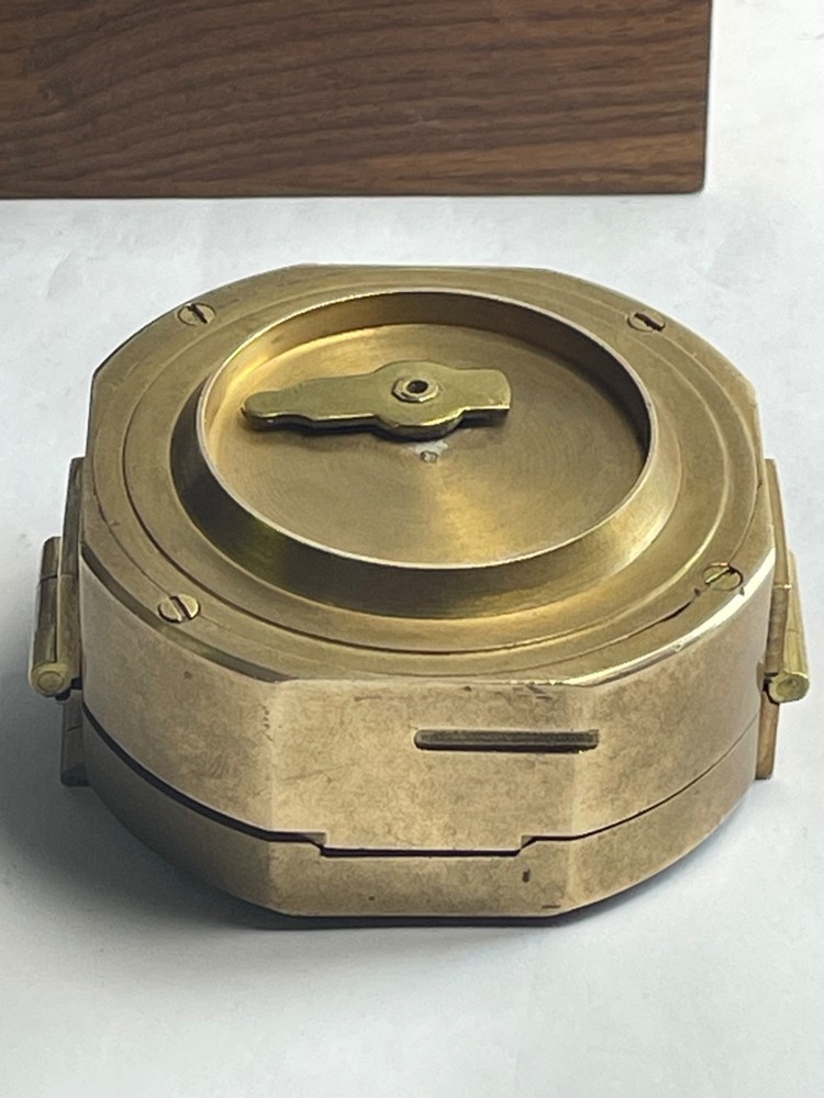 Solid brass nautical calculator (BROKEN). Wooden case