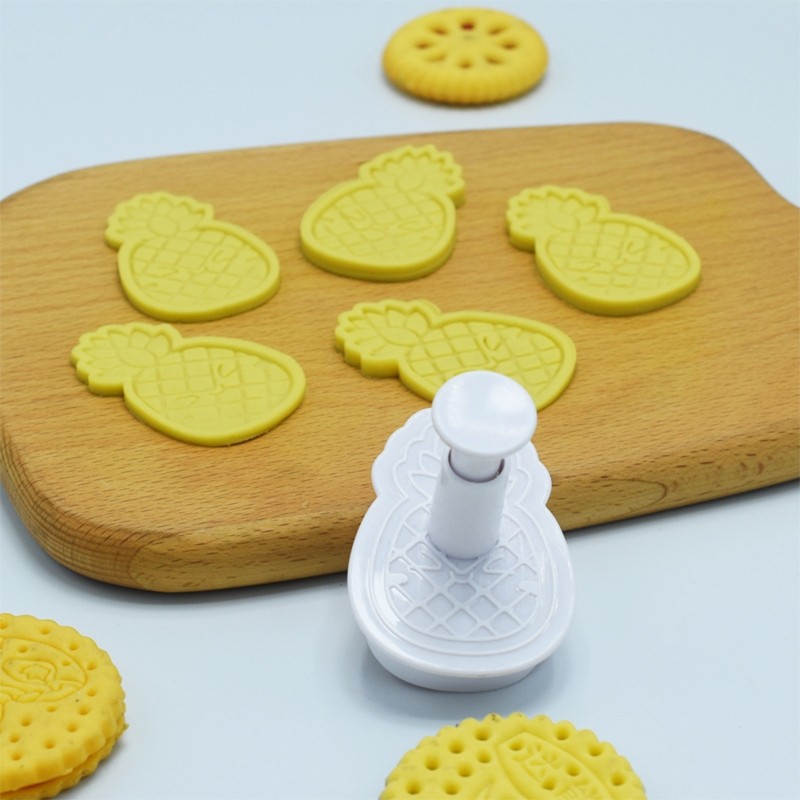 3D Pineapple Shape Kitchen Baking Mold Plastic Cake Decorating Tools Mold