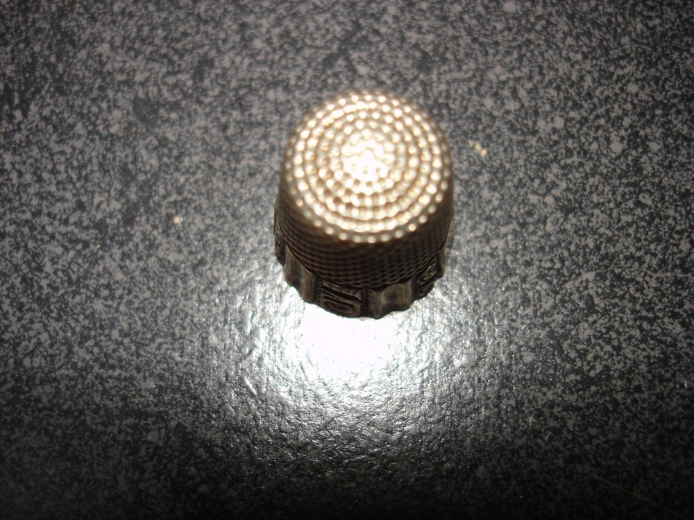 Vintage sterling silver thimble size 9