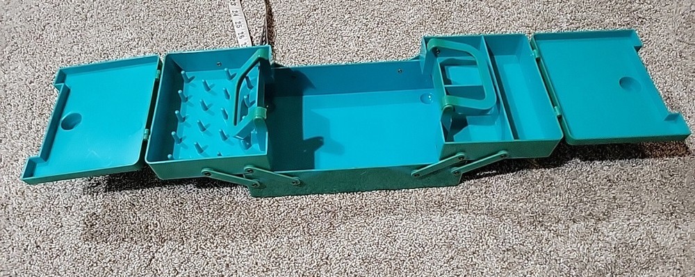 TRAUM Vintage USA Made Plastic Fold Open Storage Container Multi Compartments