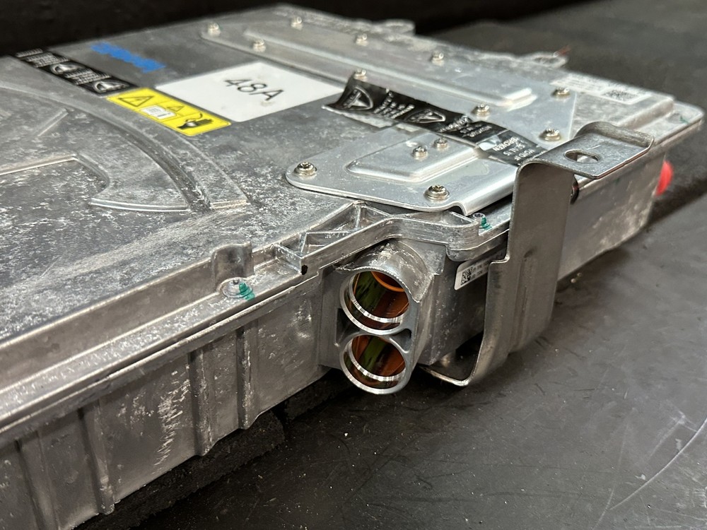 16-20 TESLA S ON BOARD CHARGING SYSTEM MODULE COMPUTER 106651002A