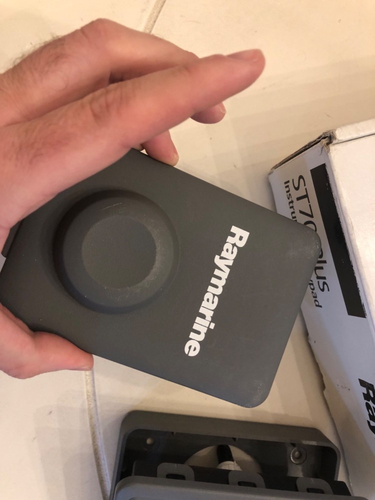 Raymarine ST70 Plus Keypad Controller E22116 marine Open Box