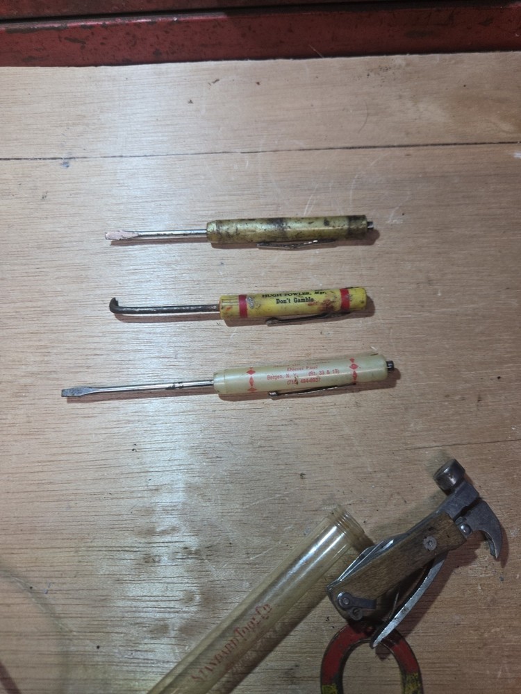 3 PC Vintage Advertisement Screwdriver Set Readytool