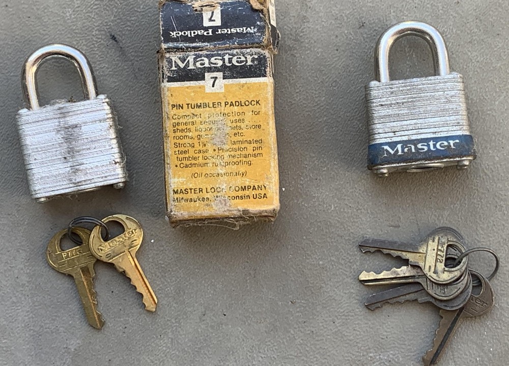 Lock - Master Lock - Keyed Alike - 1 @ New / 1 @ Pre Owned