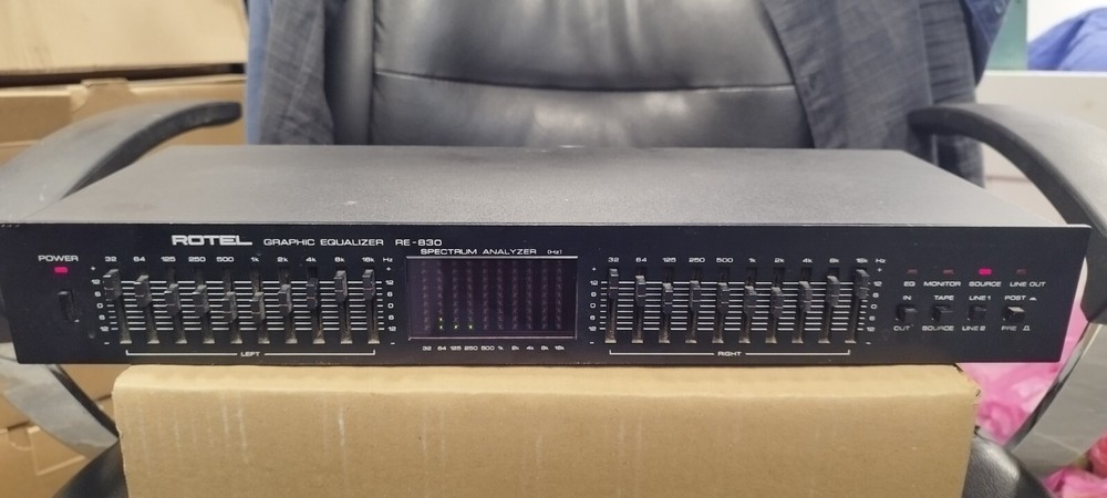 ROTEL EQUALIZER RE 830 SPECTRUM ANALYZER VINTAGE TESTED