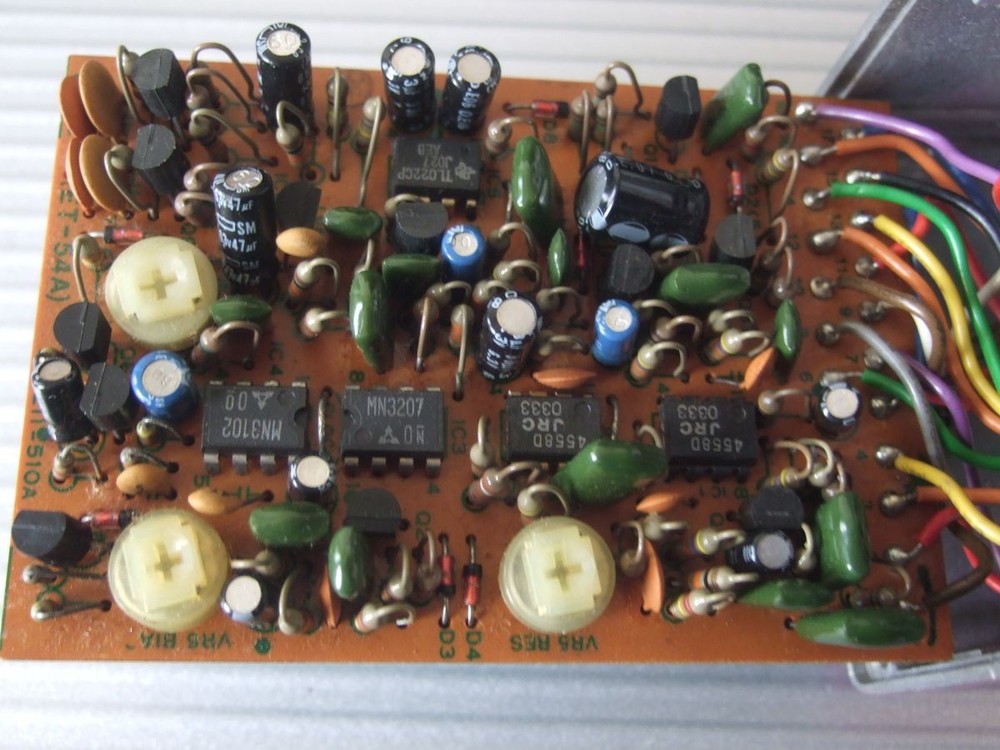 Silver screw BOSS BF-2 Flanger