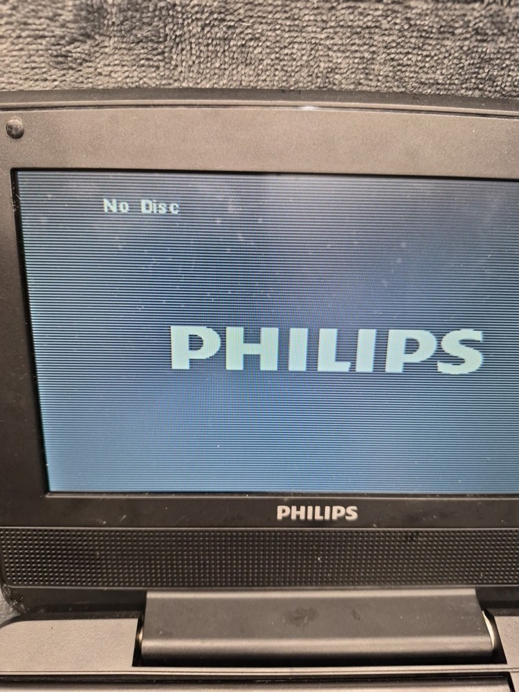 Philips PET741W/17 Portable DVD Player White NOT WORKING