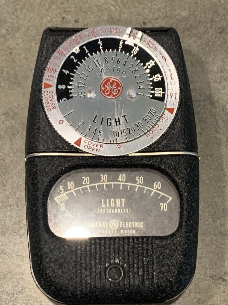 General Electric Exposure Meter With Leather Case DW-68