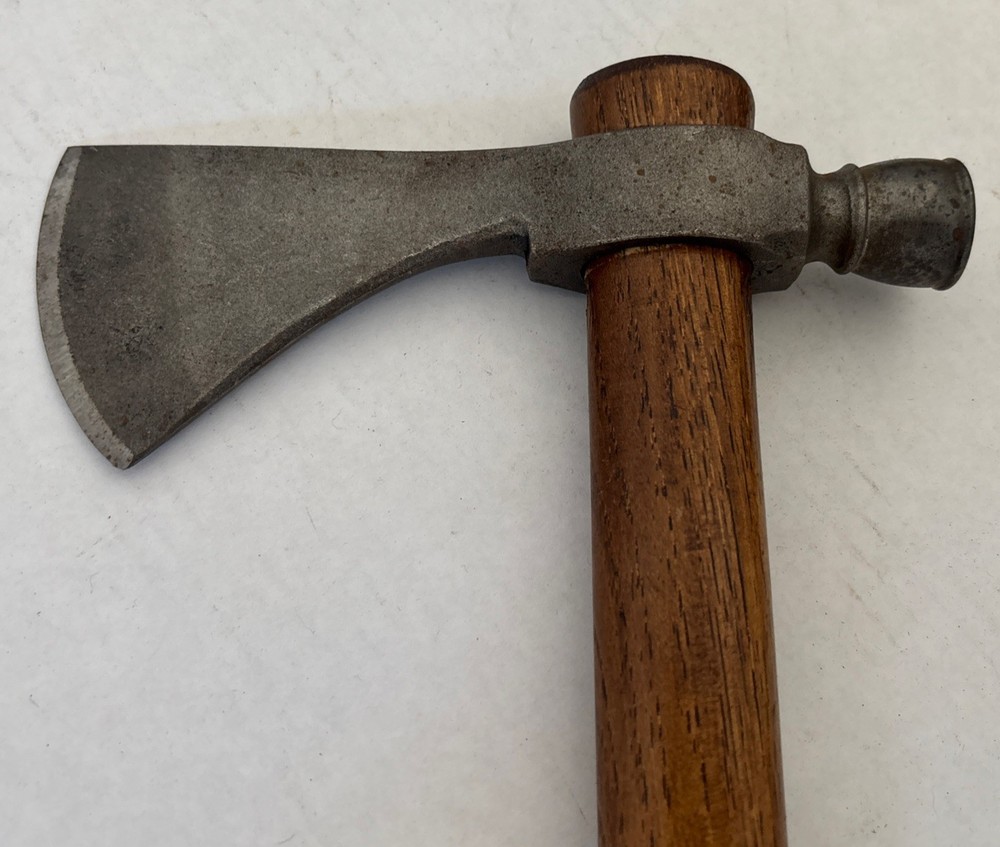 Tomahawk Keyhole Type W Custom Leather Sheath 22”