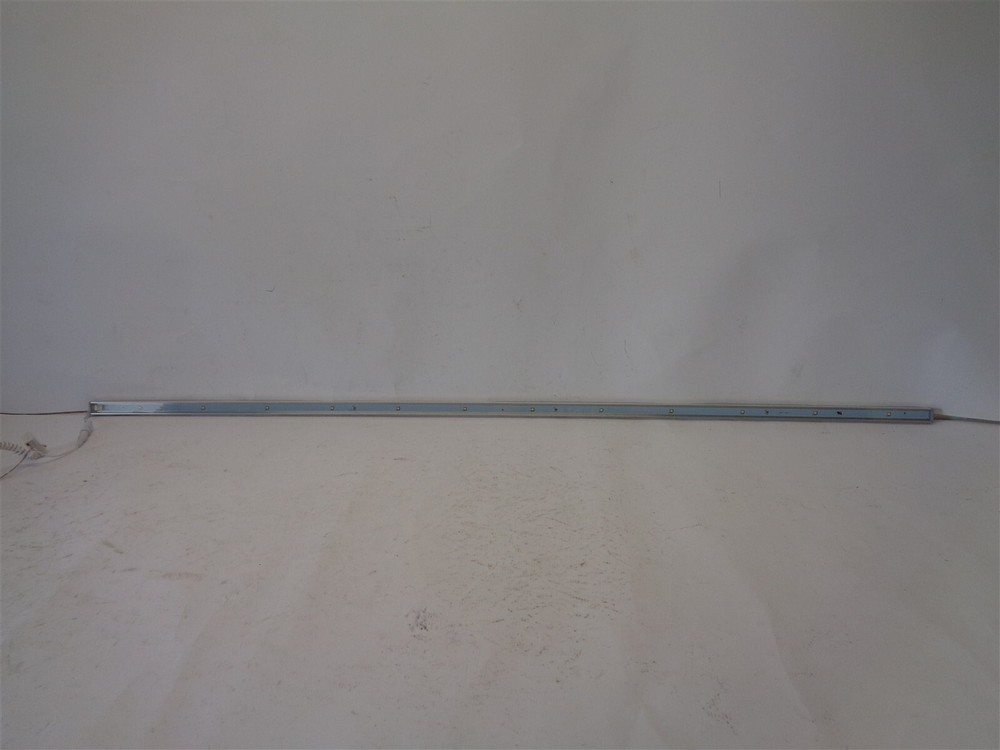 Qty = 21: LED Undershelf Lighting 46"