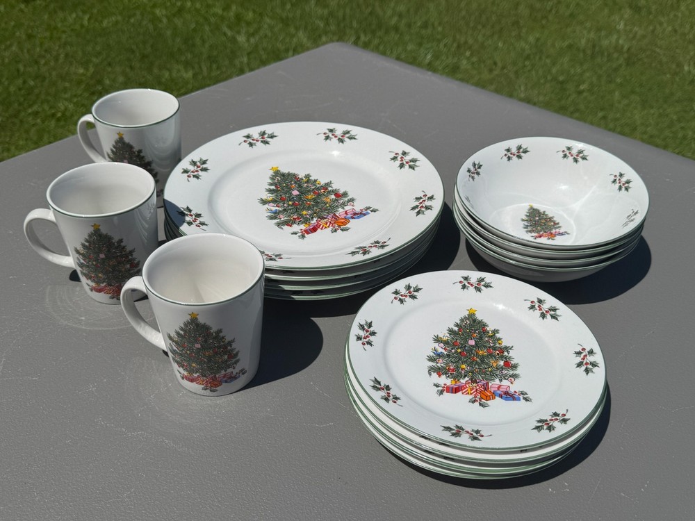 17 Piece Gibson (Setting for 4) & Pfaltzgraff Dinnerware Set Ft. Christmas Tree