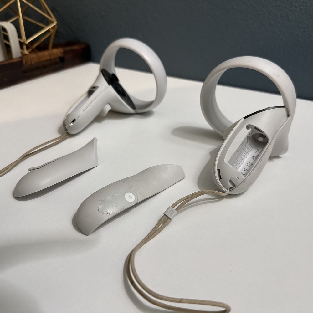 Meta Oculus Quest 2 Left & Right Controllers JD96CX White For Parts Untested