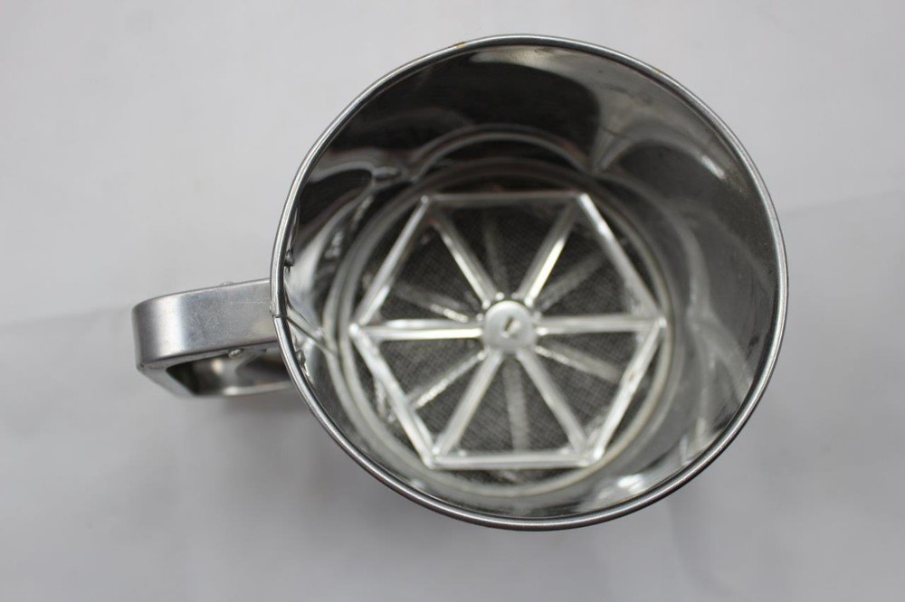 Mechanical Flour Sugar Icing Mesh Sifter Shaker Baking Kitchen Stainless 5" x 5"