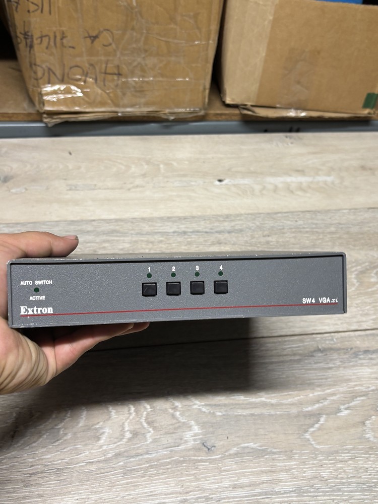 Extron Video Switch Active SW4 VGA xi