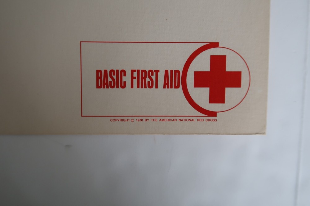 Vtg American National Red Cross Basic First Aid Drawing 2 Side Ephemera 1970 33