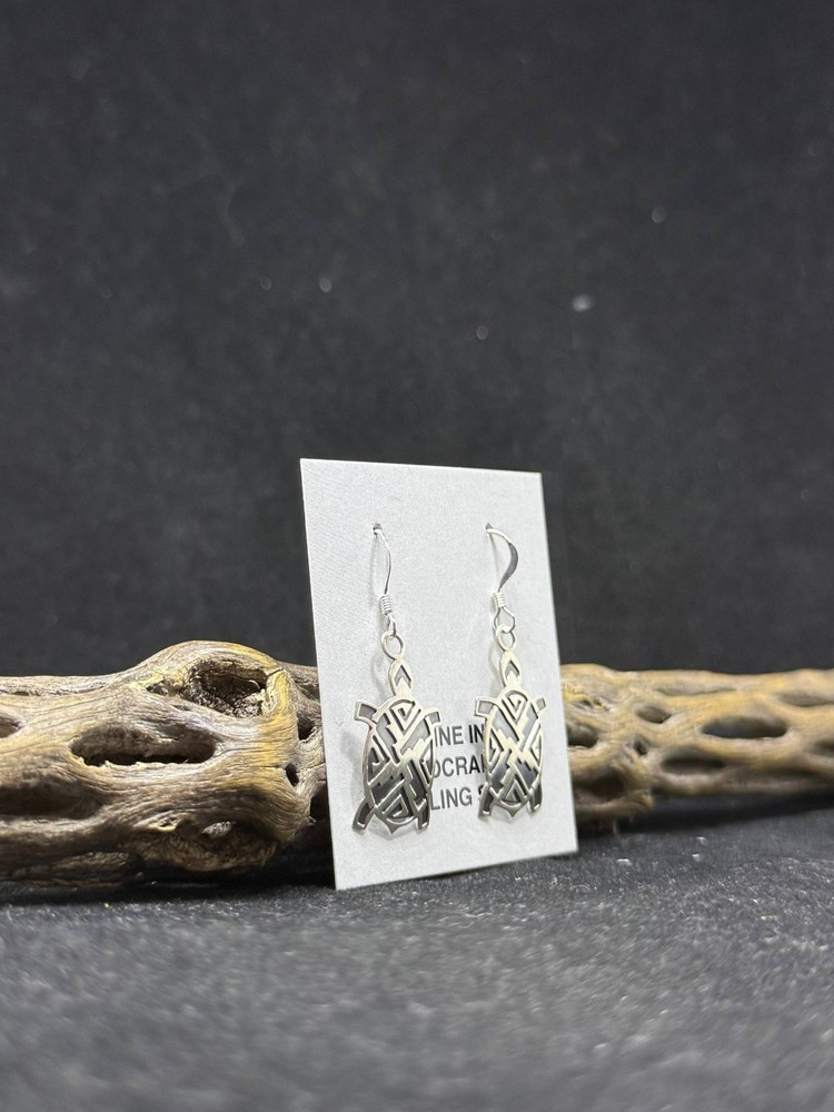 Native American Navajo plain sterling silver turtle dangle earrings stamped