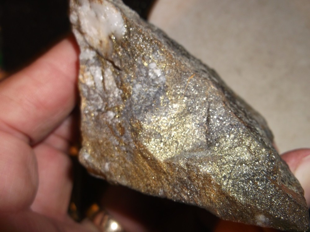 gold silver copper ore, 324 grams samples ,ore high grade .this is not