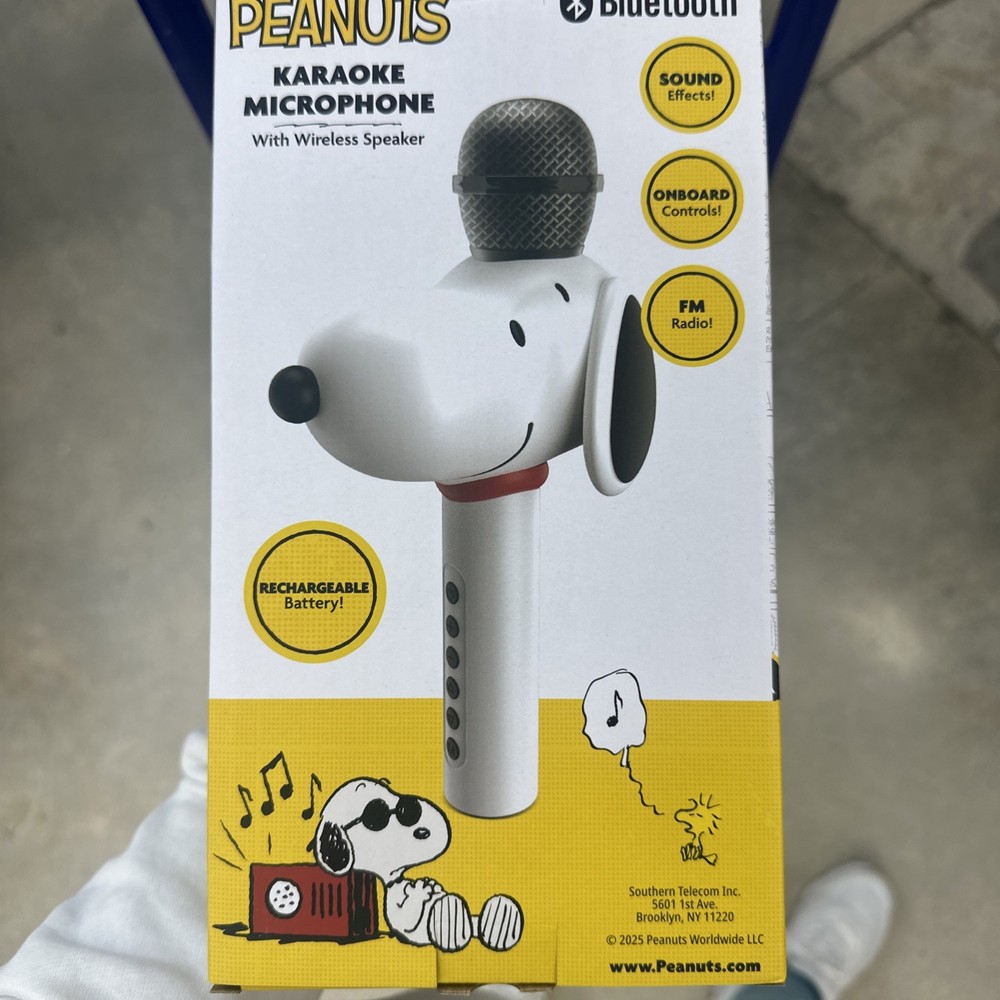 Peanuts Snoopy Bluetooth Karaoke Microphone